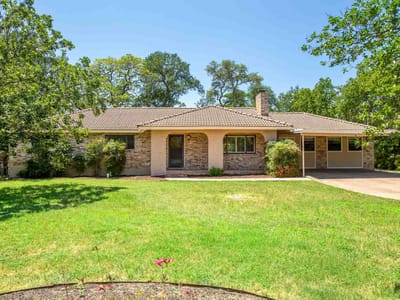 Living area at 5804 Parkwood DR - 3 bed 2 bath home