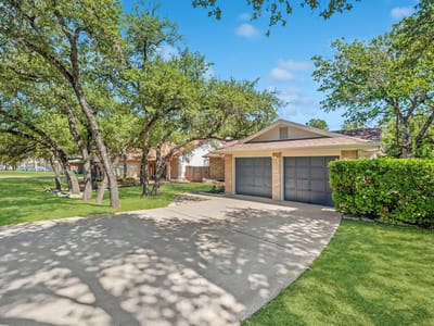 Property photo 3 at 5810 Secrest DR - 3 bed 2 bath home