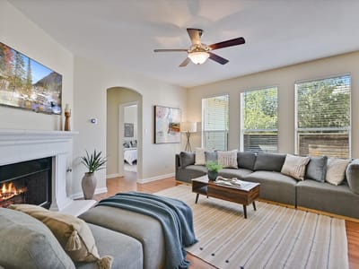 Photo 4 - 587 Shadow Creek BLVD Photo 4 of 21 at 587 Shadow Creek BLVD - 3 bed 2 bath home