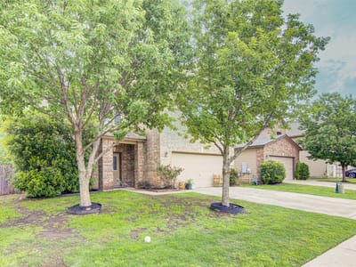 Living area at 5904 Pescia St - 4 bed 2 bath home