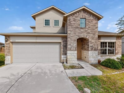 Living area at 5905 Diamondleaf BND - 4 bed 2 bath home