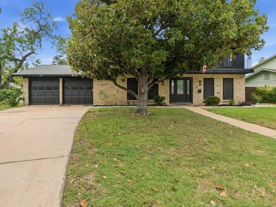 Property photo 2 at 5907 Thames DR - 4 bed 2 bath home