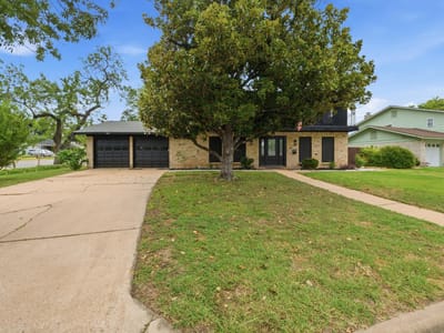 Property photo 3 at 5907 Thames DR - 4 bed 2 bath home