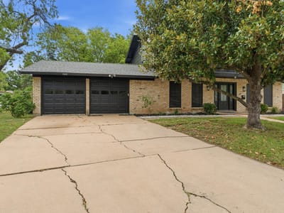 Property photo 4 at 5907 Thames DR - 4 bed 2 bath home