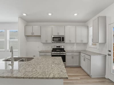 Living area at 5916 Swedish Farms Ter - 3 bed 2 bath home