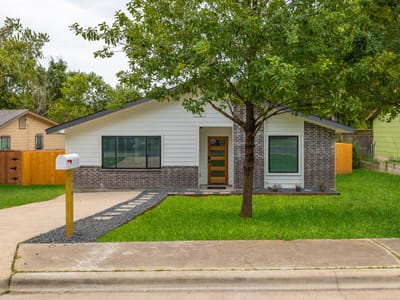 Property photo 2 at 5919 Idlewood CV - 4 bed 2 bath home