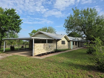 Living area at 5953 FM 141 - 5 bed 3 bath home