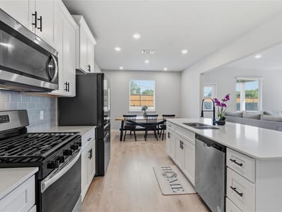 Kitchen at 596 Backstays LOOP - 4 bed 3 bath home