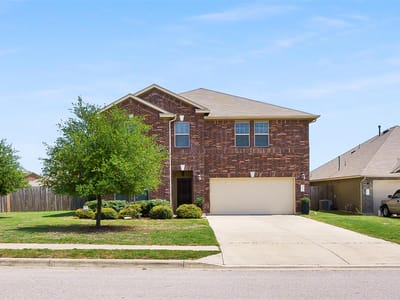 Living area at 598 Sweet Gum DR - 5 bed 3 bath home