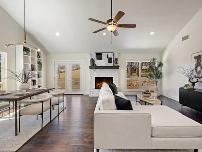 Living area at 60 Augusta DR - 3 bed 2 bath home