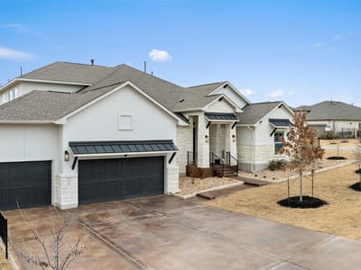 Living area at 600 Bonfisk Bnd - 5 bed 4 bath home