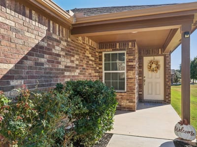 Primary bedroom at 600 Chambers Creek CT - 2 bed 2 bath home