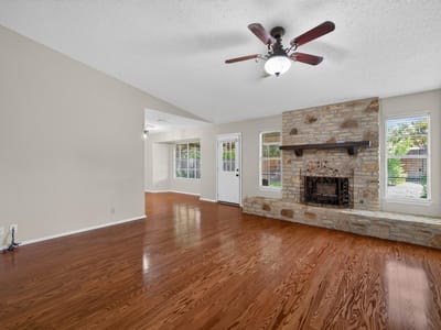 Property photo 4 at 600 E Central DR - 3 bed 2 bath home