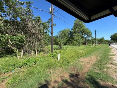 Primary bedroom at 600 Gazley St - Wilson, Smithville, TX