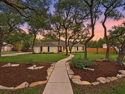 Photo 2 - 600 Meadow Oaks DR Photo 2 of 40 at 600 Meadow Oaks DR - 3 bed 2 bath home