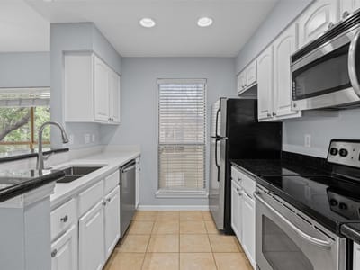 Primary bedroom at 6000 Shepherd Mountain CV Unit #1312 - 2 bed 2 bath home