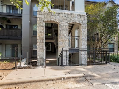 Living area at 6000 Shepherd Mountain Cv Unit #219 - 1 bed 1 bath home