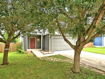 Living area at 6000 Toye DR - 3 bed 2 bath home
