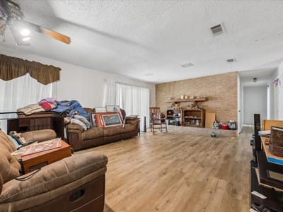 Primary bedroom at 601 Meadowbrook DR - 3 bed 2 bath home