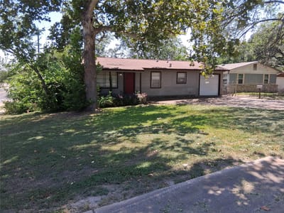 Property photo 3 at 601 Orland BLVD - 3 bed 1 bath home