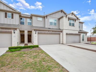 Property photo 3 at 602 Caterpillar ST Unit #C - 3 bed 2 bath home
