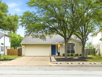 Living area at 602 Stallion DR - 3 bed 2 bath home
