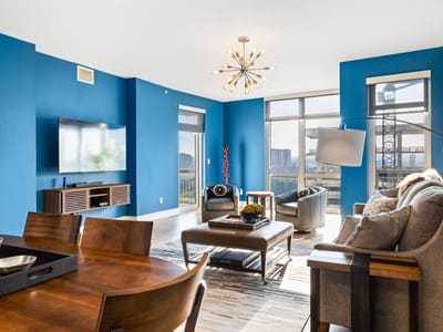 Living area at 603 Davis St Unit #1103 - 2 bed 2 bath home