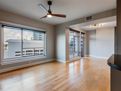 Property photo 3 at 603 Davis ST Unit #1201 - 1 bed 1 bath home
