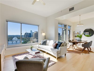 Primary bedroom at 603 Davis St Unit #2001 - 1 bed 1 bath home