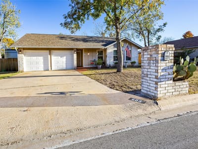 Kitchen at 603 Parkview DR - 4 bed 3 bath home