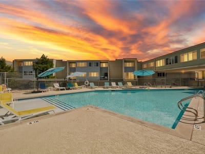 Property photo 3 at 604 N Bluff DR Unit #101 - 1 bed 1 bath home
