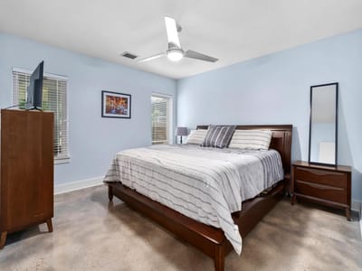 Primary bedroom at 604 W Live Oak St - 3 bed 3 bath home