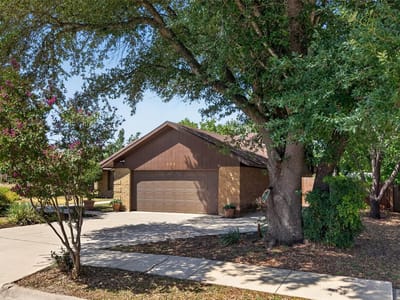 Photo 4 of 30 at 605 Bream CIR - 3 bed 2 bath home