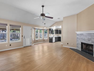 Property photo 4 at 605 Clear Spring LN - 3 bed 2 bath home
