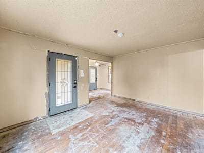 Primary bedroom at 605 Duncan Ave - 3 bed 2 bath home
