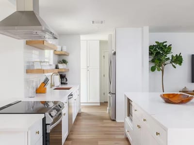 Kitchen at 605 E Covington DR - 4 bed 2 bath home