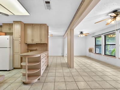 Primary bedroom at 605 E Mary Jane DR - 4 bed 2 bath home