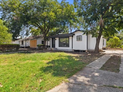 Property photo 2 at 606 Barbara DR - 3 bed 3 bath home