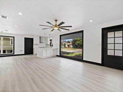 Property photo 3 at 606 Barbara DR - 3 bed 3 bath home