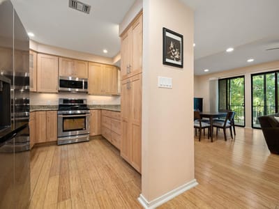 Kitchen - 606 W Lynn St Unit #21 Kitchen at 606 W Lynn St Unit #21 - 2 bed 2 bath home