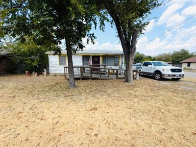 Property photo 3 at 607 E 19th ST - 2 bed 1 bath home