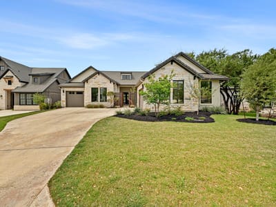 Living area at 607 Flintridge TRL - 4 bed 4 bath home