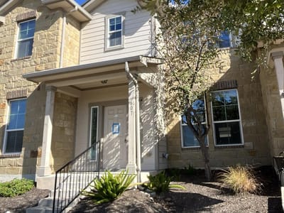 Photo 2 of 10 at 607 Katmai CIR - 3 bed 2 bath home