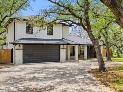 Property photo 2 at 607 Liveoak DR - 3 bed 2 bath home