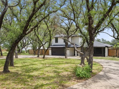 Property photo 3 at 607 Liveoak DR - 3 bed 2 bath home