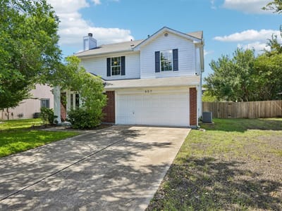 Photo 2 of 24 at 607 Sparkling Brook LN - 4 bed 2 bath home