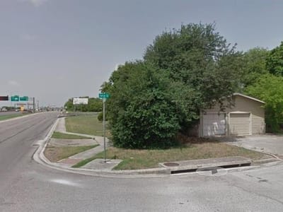 Photo 5 of 6 at 608 Interstate 35 Highway - New Braunfels, New Braunfels, TX