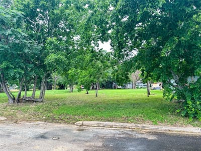 Property photo 2 at 608 Lamar ST - O T Luling, Luling, TX