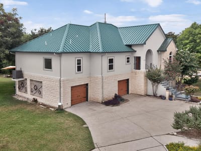 Property photo 4 at 609 S Lake Creek Dr - 3 bed 2 bath home