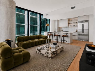 Living area at 610 Davis ST Unit #1805 - 2 bed 2 bath home
